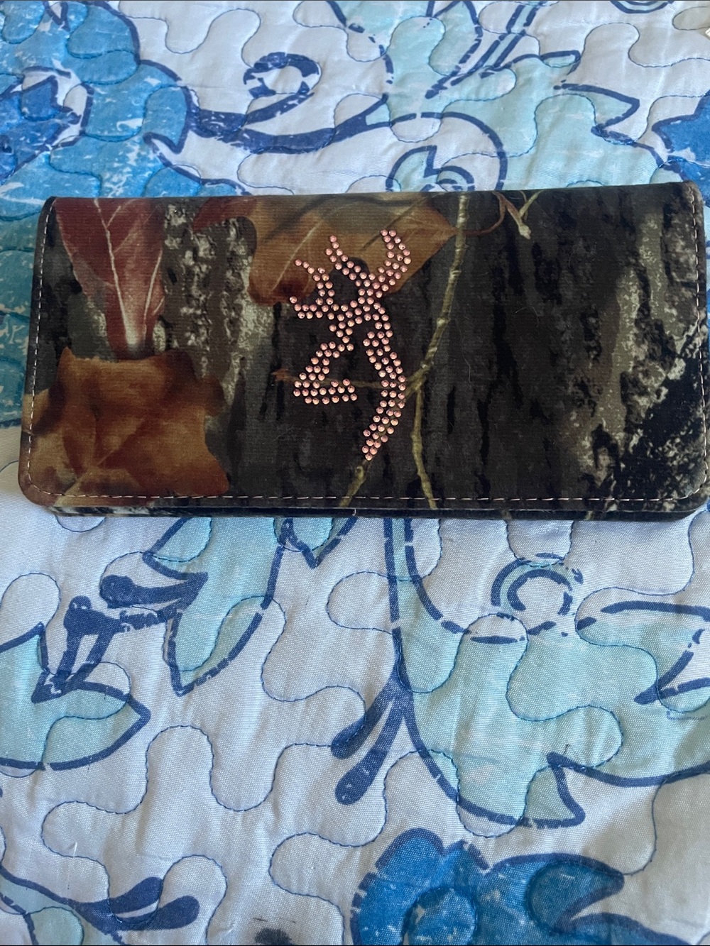 Real Tree Camouflage Pink Rhinestone Buck Deer Trifold Wallet